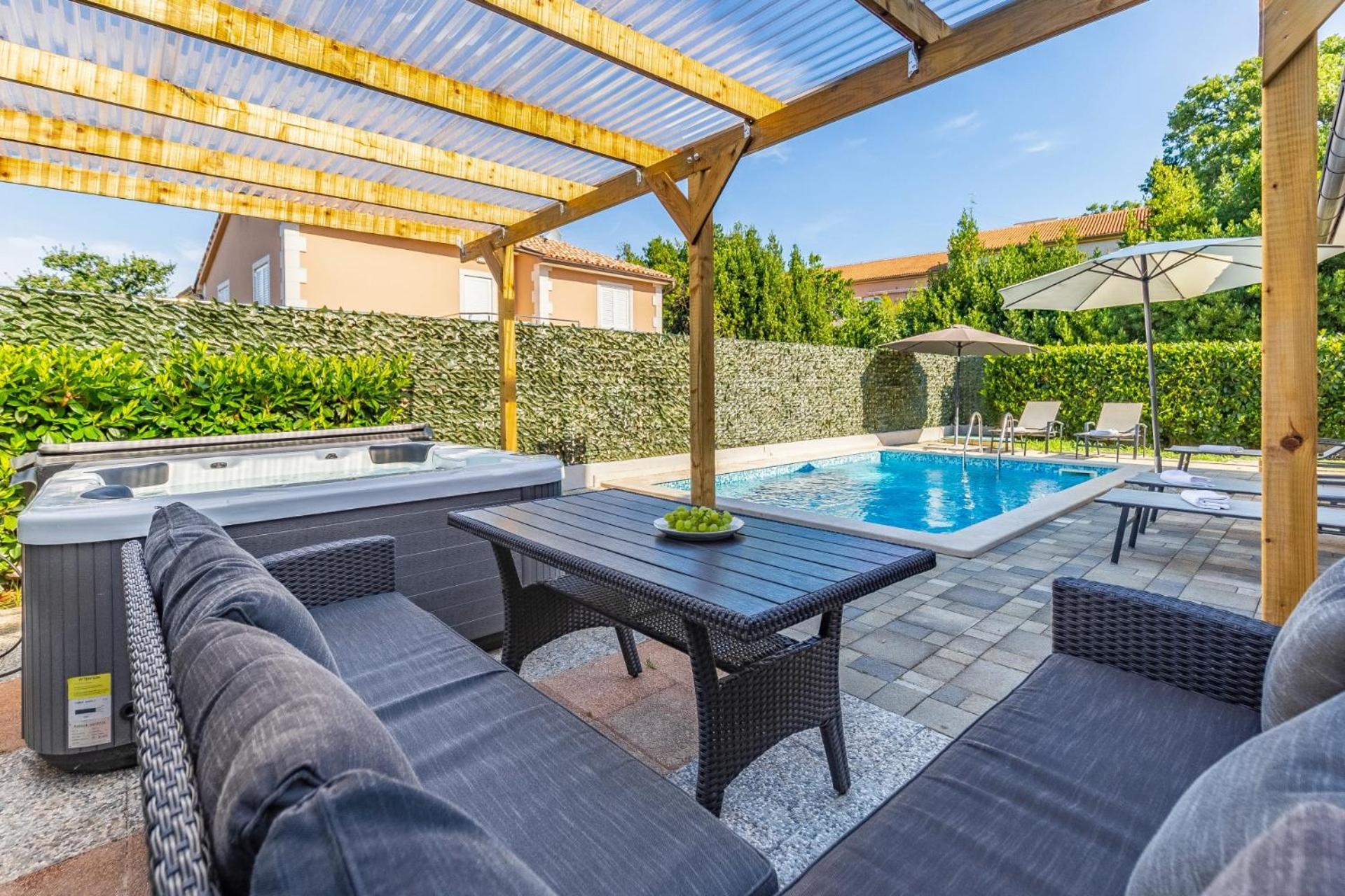 Villas Lotus With Pool And Jacuzzi Pula Eksteriør billede